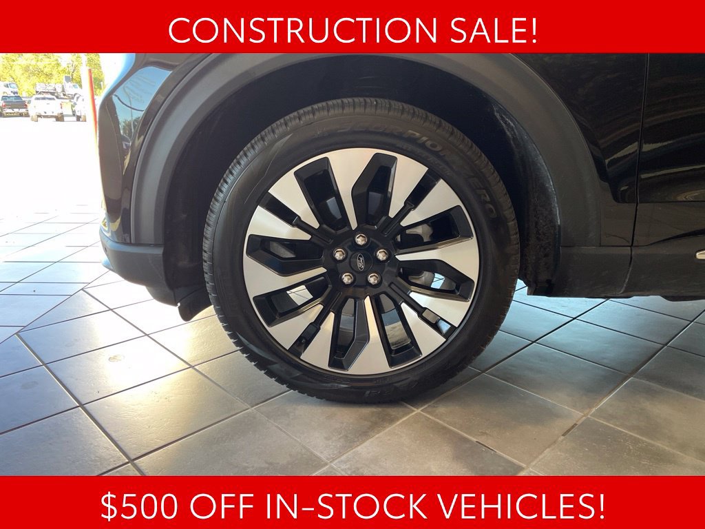 Used 2026 Ford Explorer Platinum w/ LUX Leather Package AWD/4WD image 18
