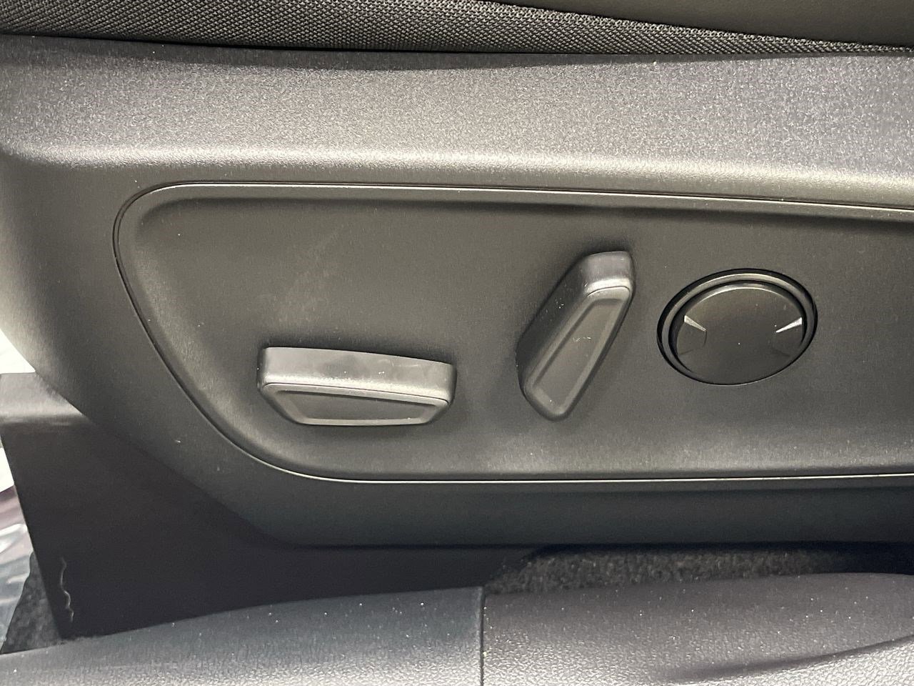 New 2025 Ford Escape SE image 22