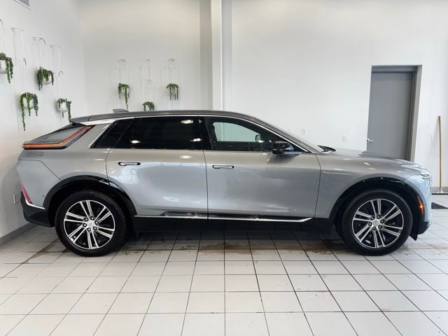 New 2025 Cadillac Lyriq Luxury image 40