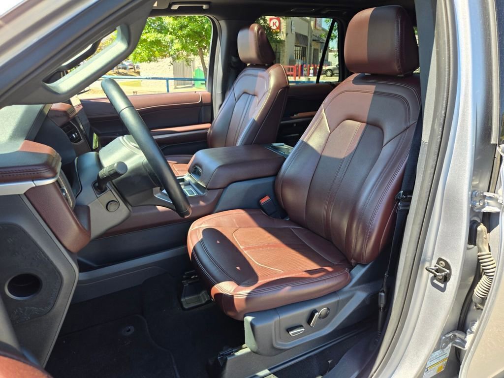 Used 2023 Ford Expedition Limited RWD image 10