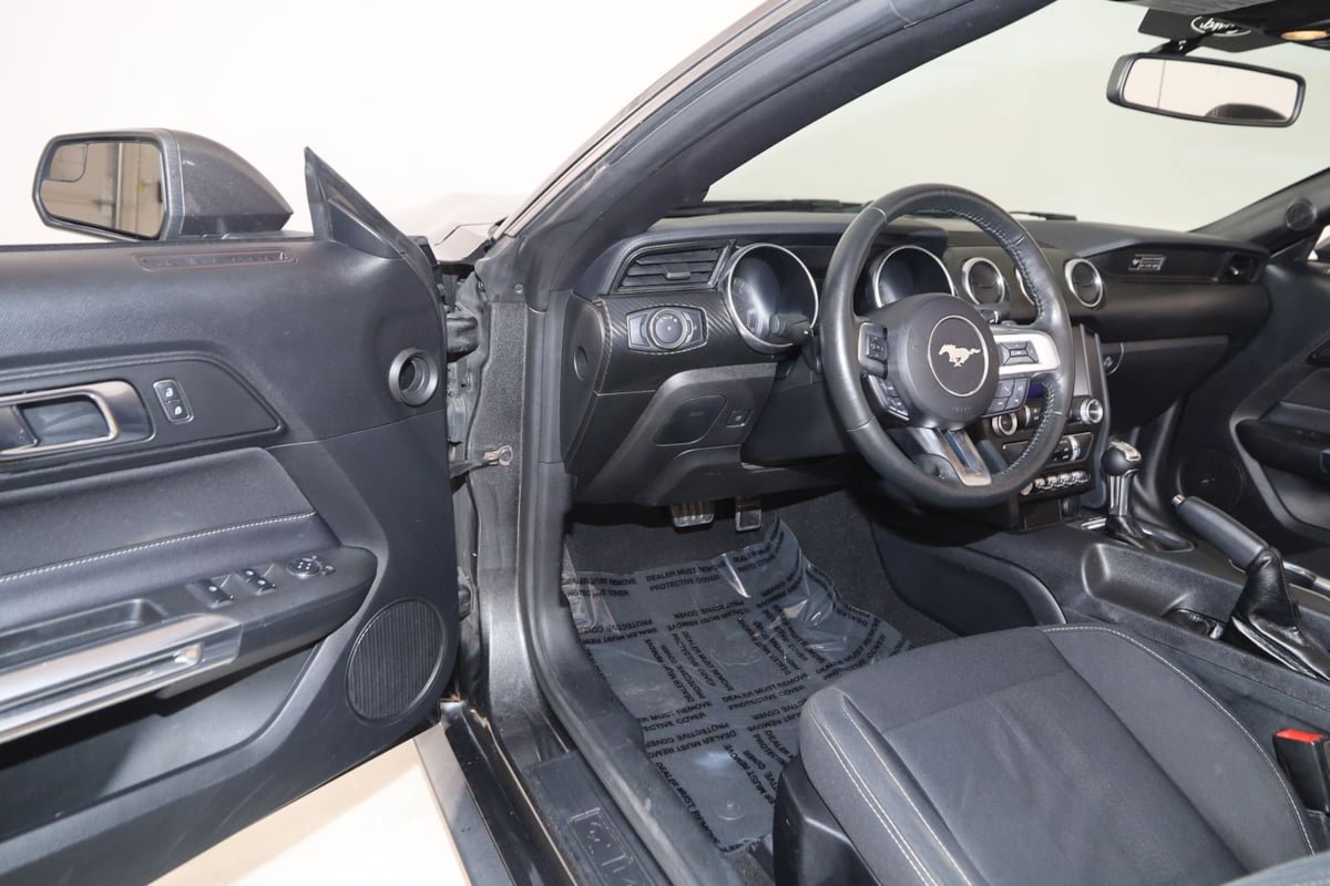 Used 2020 Ford Mustang Convertible RWD image 51
