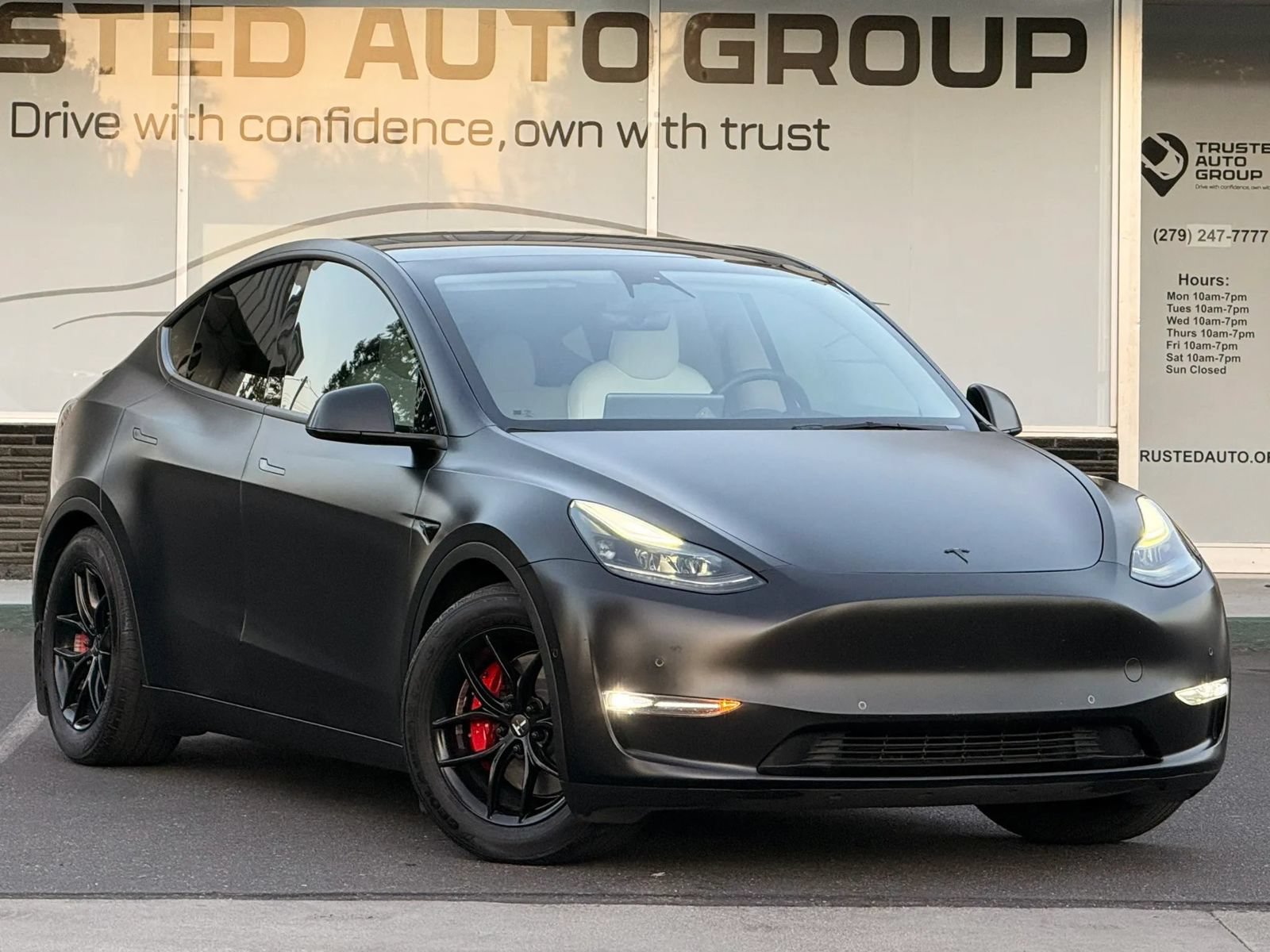 Used 2022 Tesla Model Y Performance AWD/4WD image 3