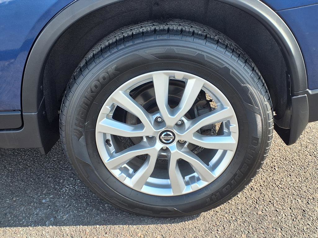 Used 2019 Nissan Rogue SV image 10
