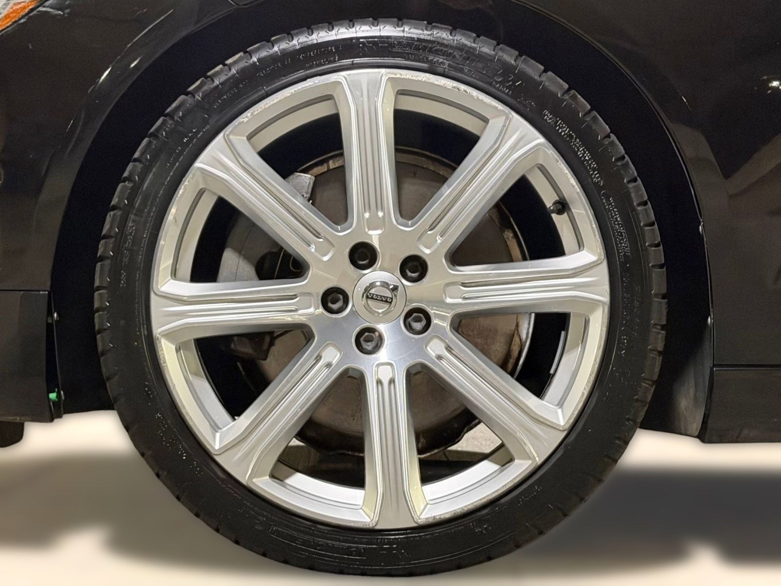 Used 2017 Volvo S90 T6 Inscription w/ Vision Package image 12