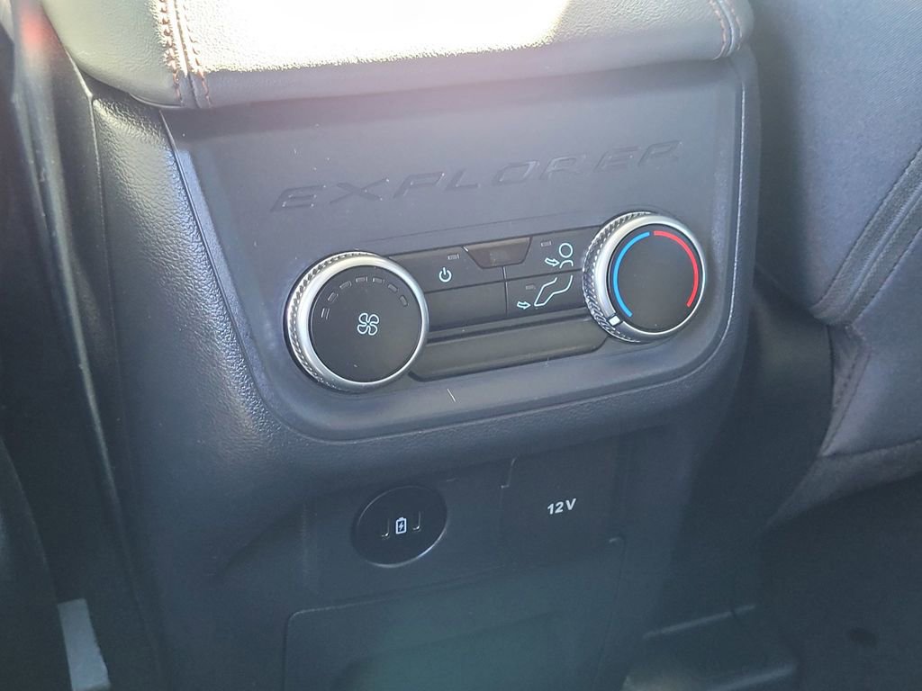 Used 2025 Ford Explorer Active image 8