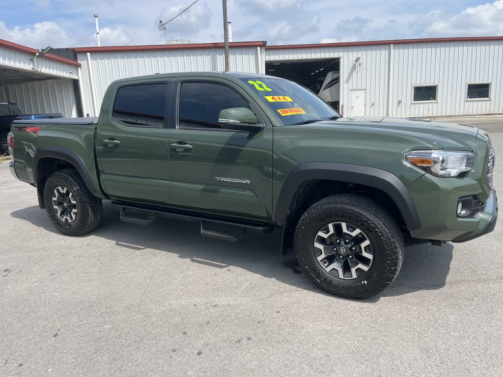 Used 2022 Toyota Tacoma 4x4 Double Cab image 2