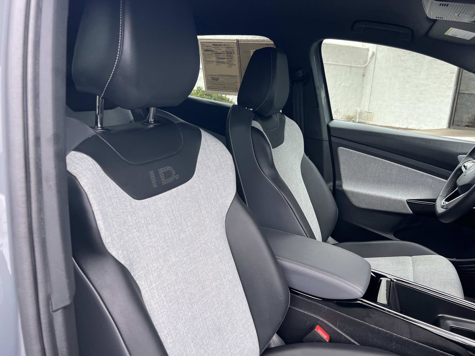 Certified 2023 Volkswagen ID.4 Pro AWD/4WD image 30