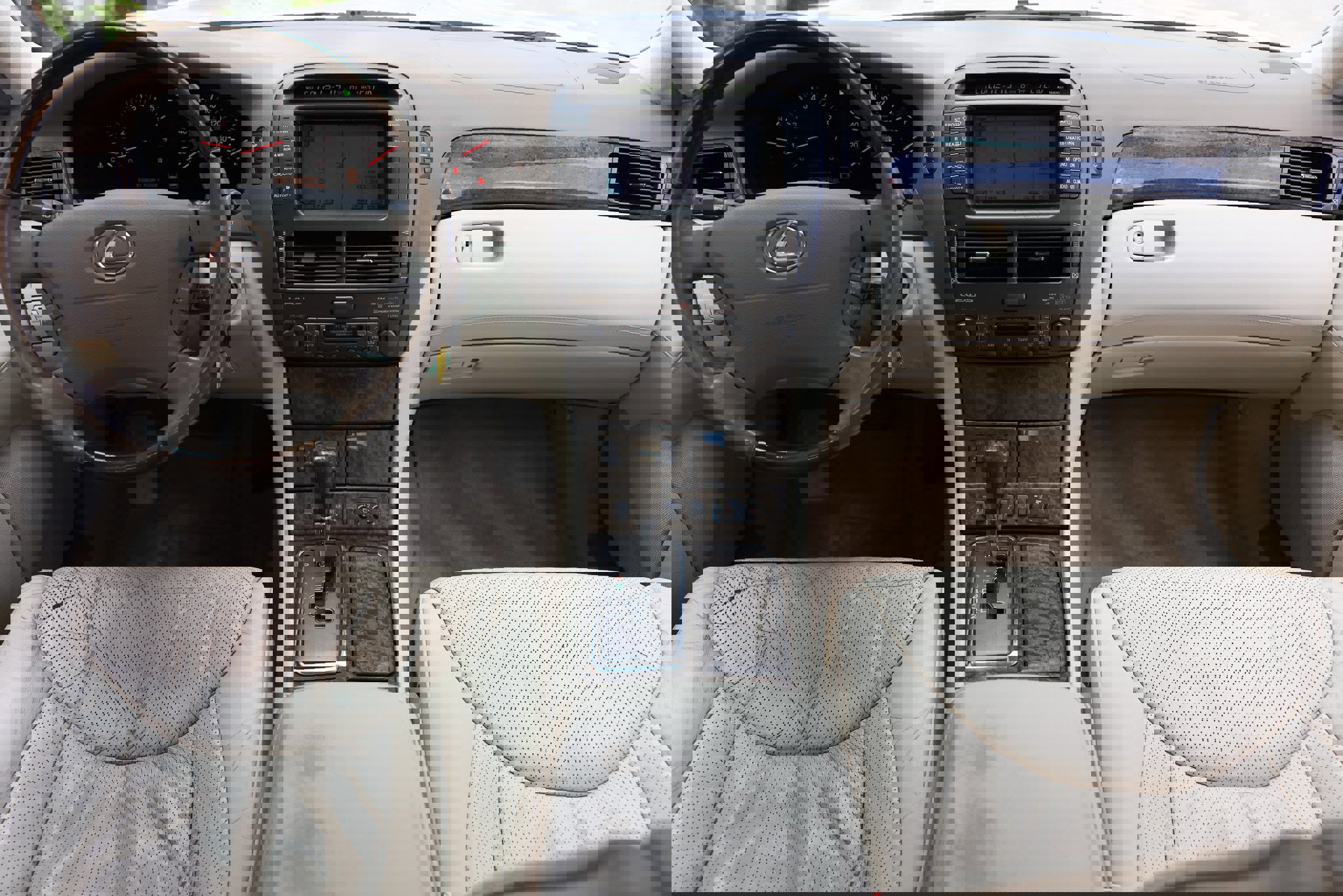 Used 2002 Lexus LS 430 image 2