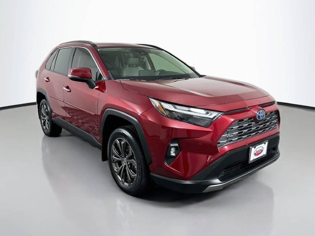 Used 2022 Toyota RAV4 Limited AWD/4WD image 3