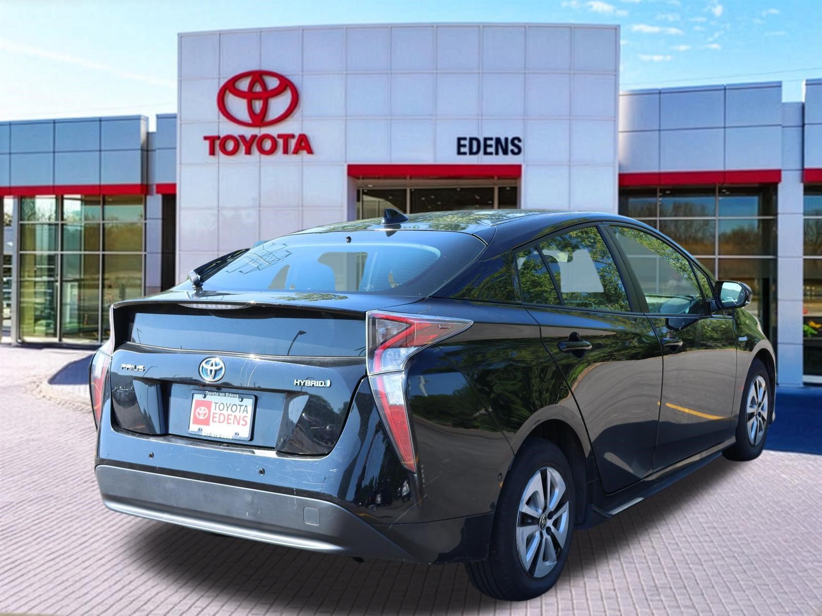 Used 2017 Toyota Prius Three FWD image 3