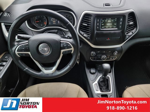 Used 2015 Jeep Cherokee Latitude AWD/4WD image 26