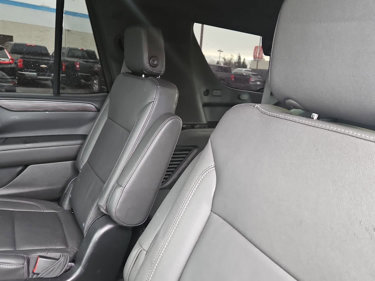 Used 2024 Chevrolet Tahoe Z71 w/ Luxury Package image 13