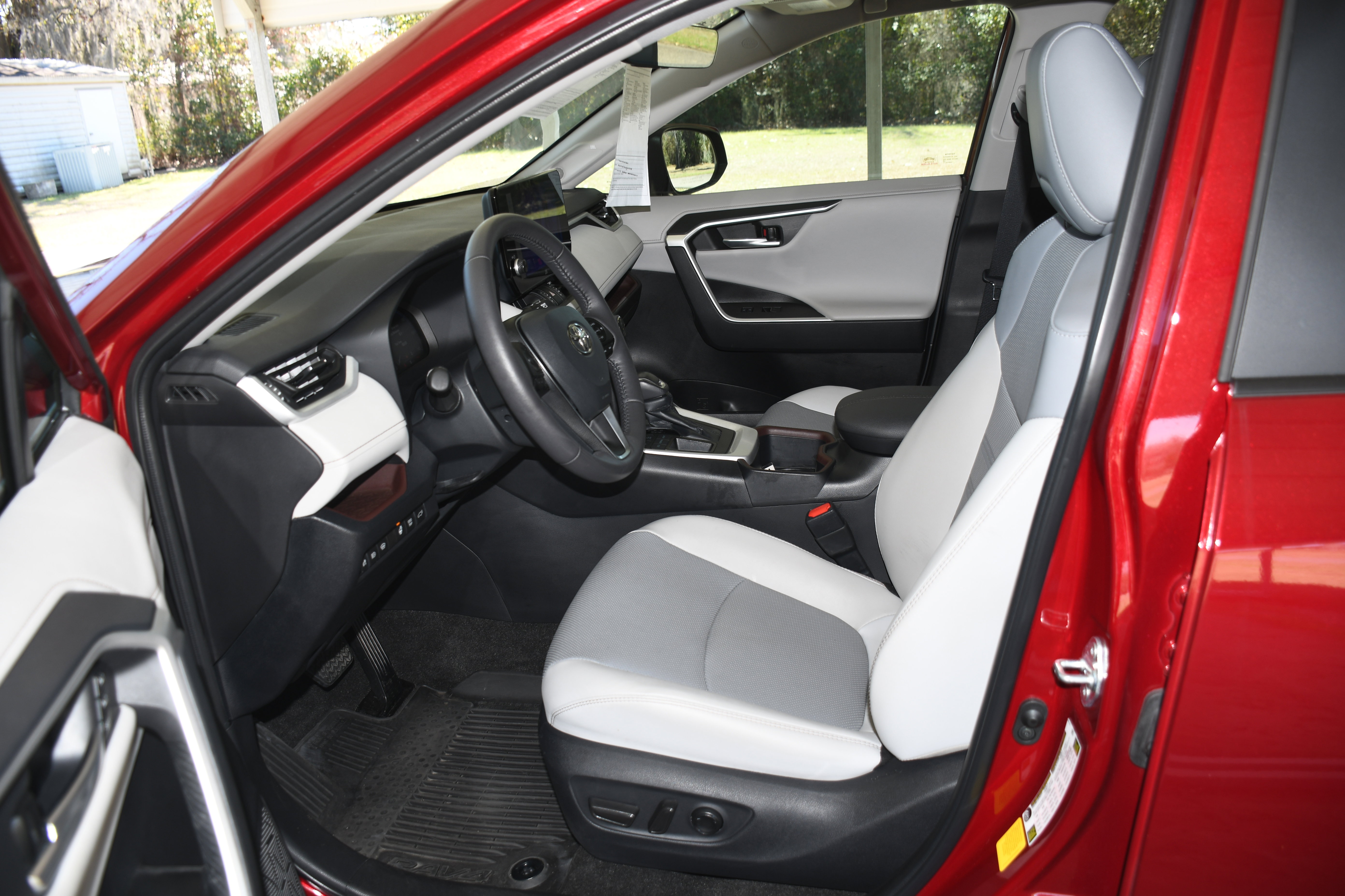 Used 2023 Toyota RAV4 Limited w/ Limited Grade Weather Package image 8