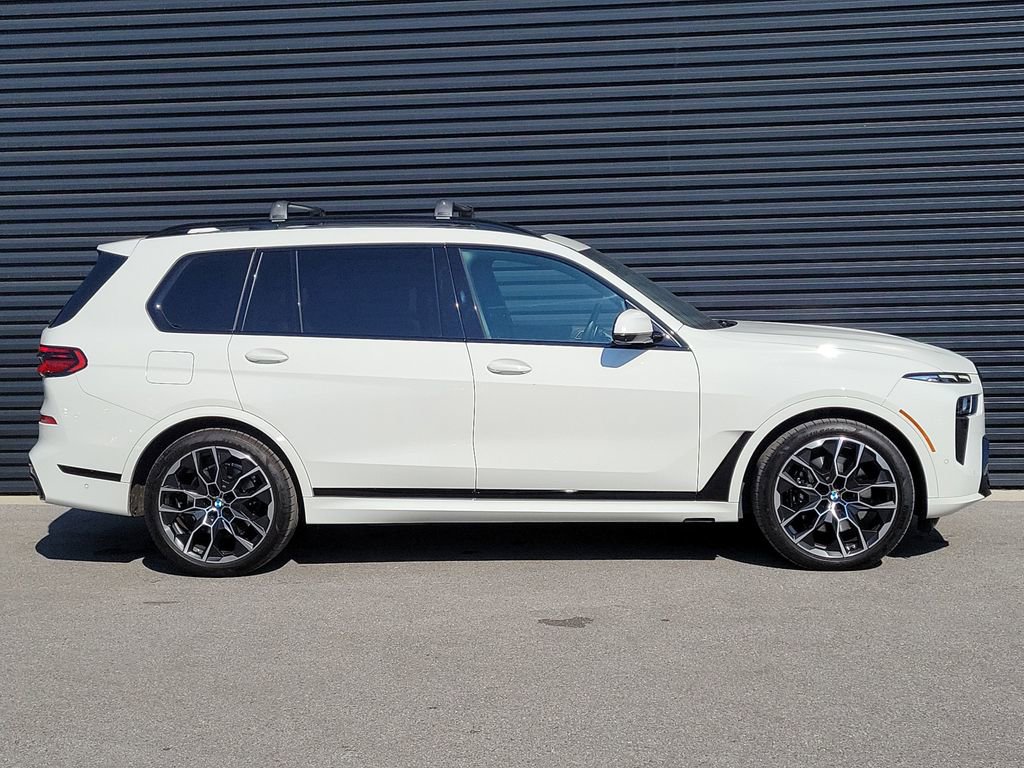 Used 2023 BMW X7 xDrive40i w/ Executive Package image 7