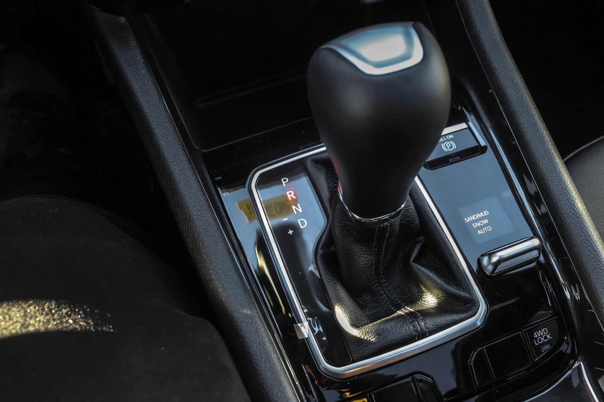 New 2025 Jeep Compass Latitude w/ Sun & Sound Group image 22