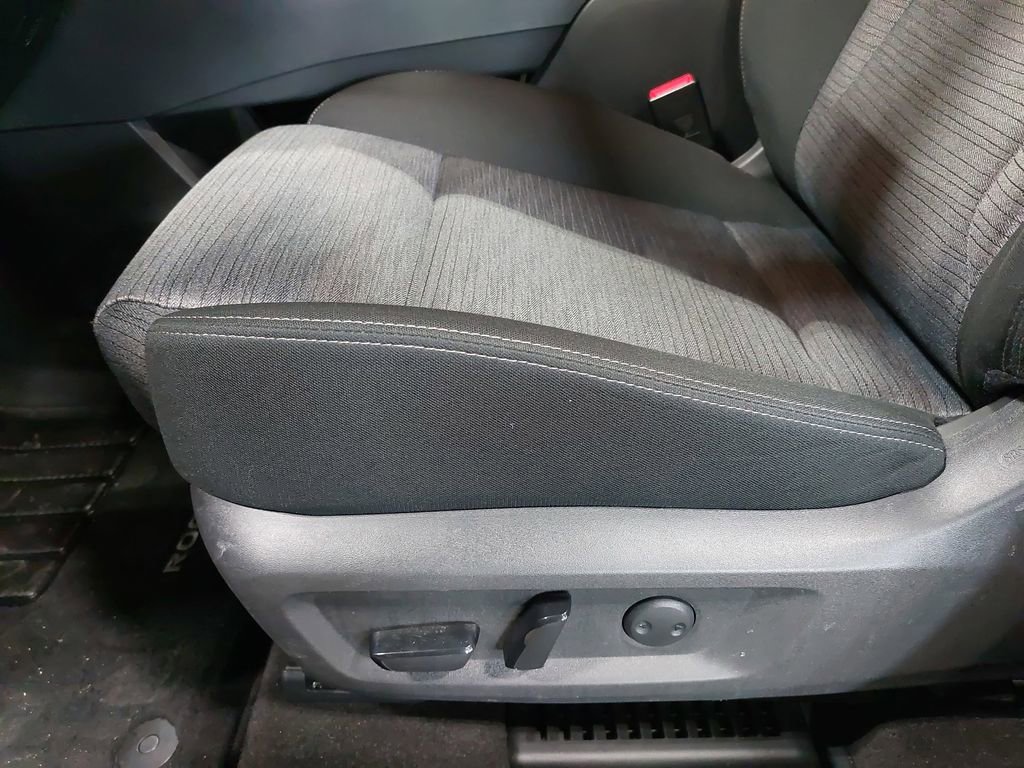 Certified 2023 Nissan Rogue SV image 28