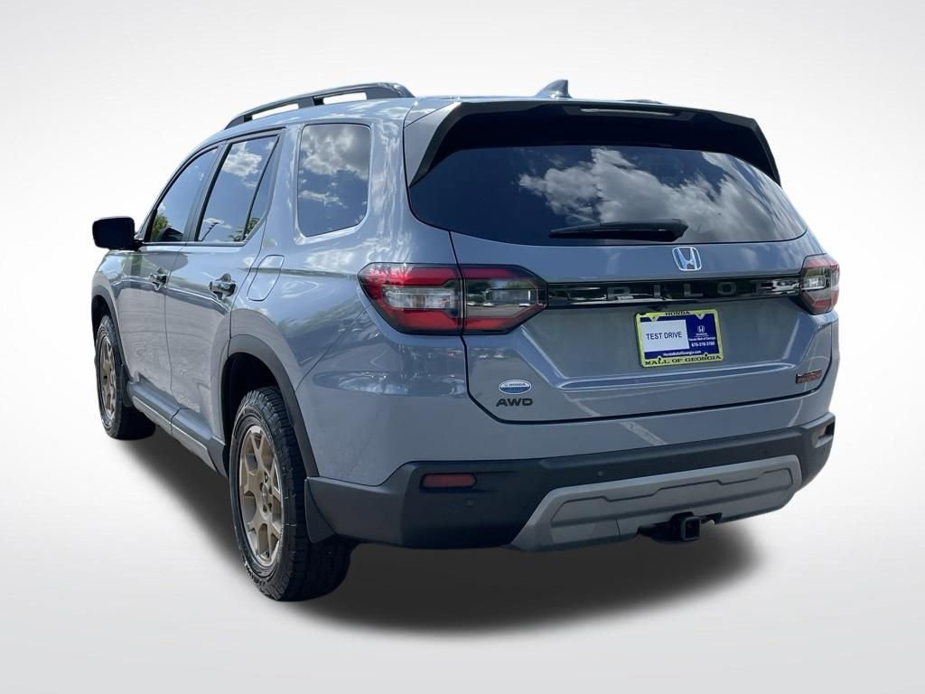 Certified 2024 Honda Pilot TrailSport image 4