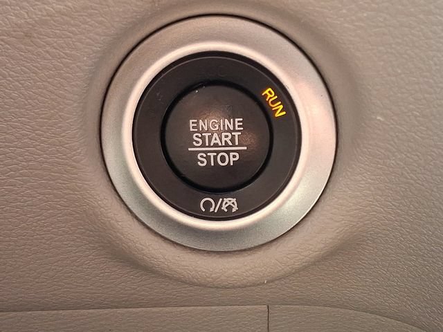 Used 2023 Chrysler Voyager LX FWD image 23