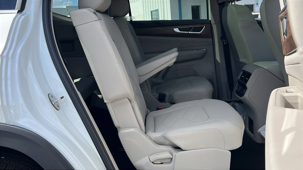New 2026 Volkswagen Atlas SE image 12