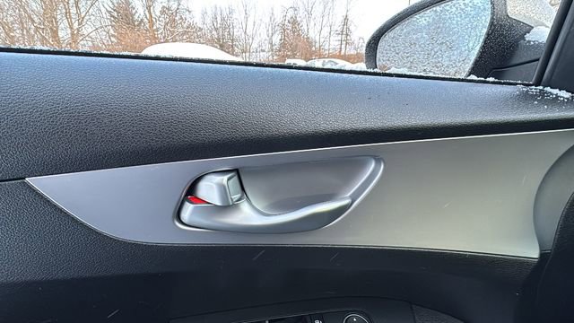 Used 2024 Kia Forte LXS image 10