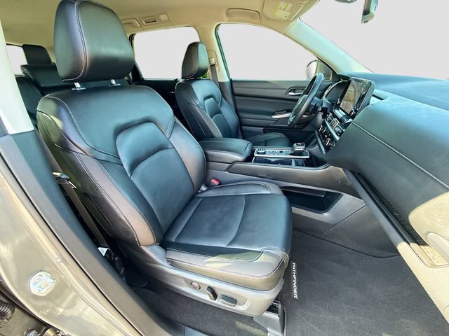 Used 2023 Nissan Pathfinder SL AWD/4WD image 29