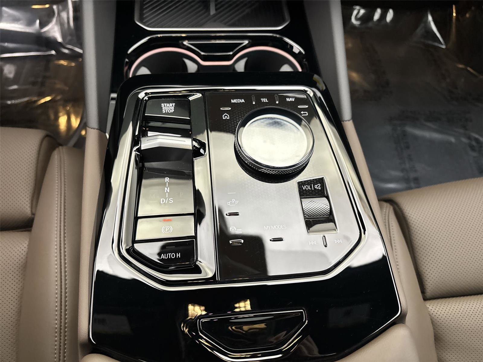 New 2026 BMW 530i xDrive w/ Premium Package AWD/4WD image 23