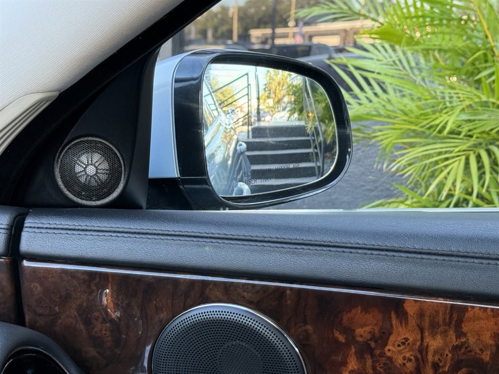 Used 2014 Jaguar XJ AWD image 35