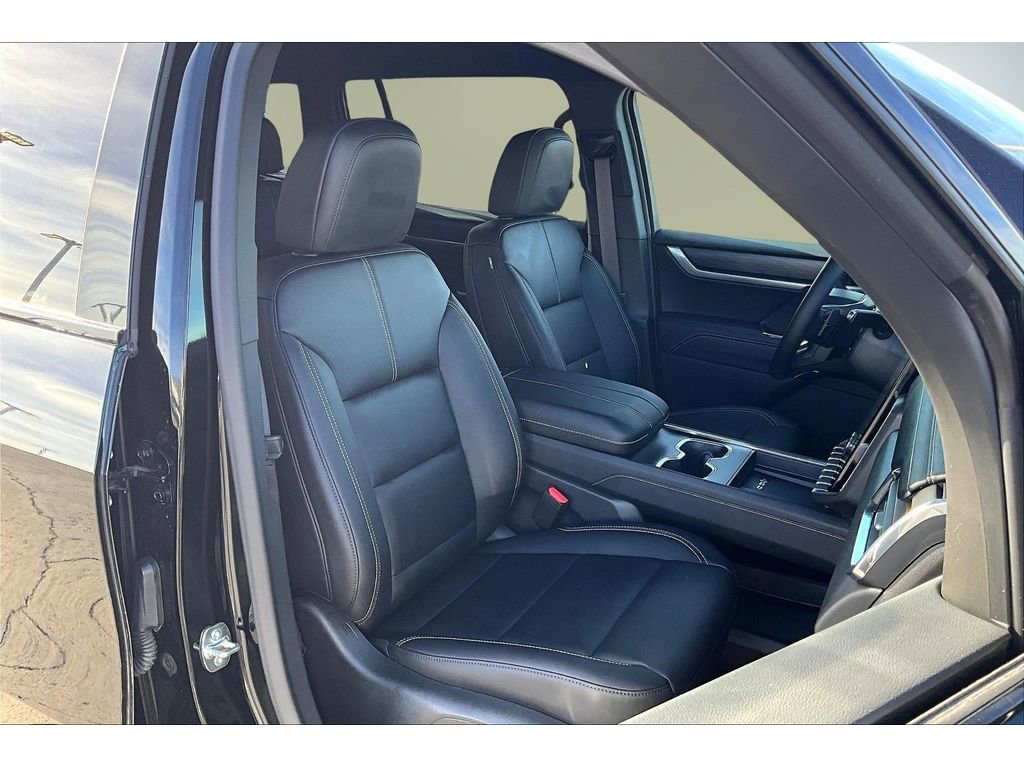 New 2025 GMC Acadia Elevation w/ Elevation Premium Package image 11