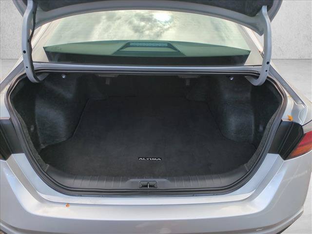 Used 2025 Nissan Altima 2.5 SR AWD/4WD image 6