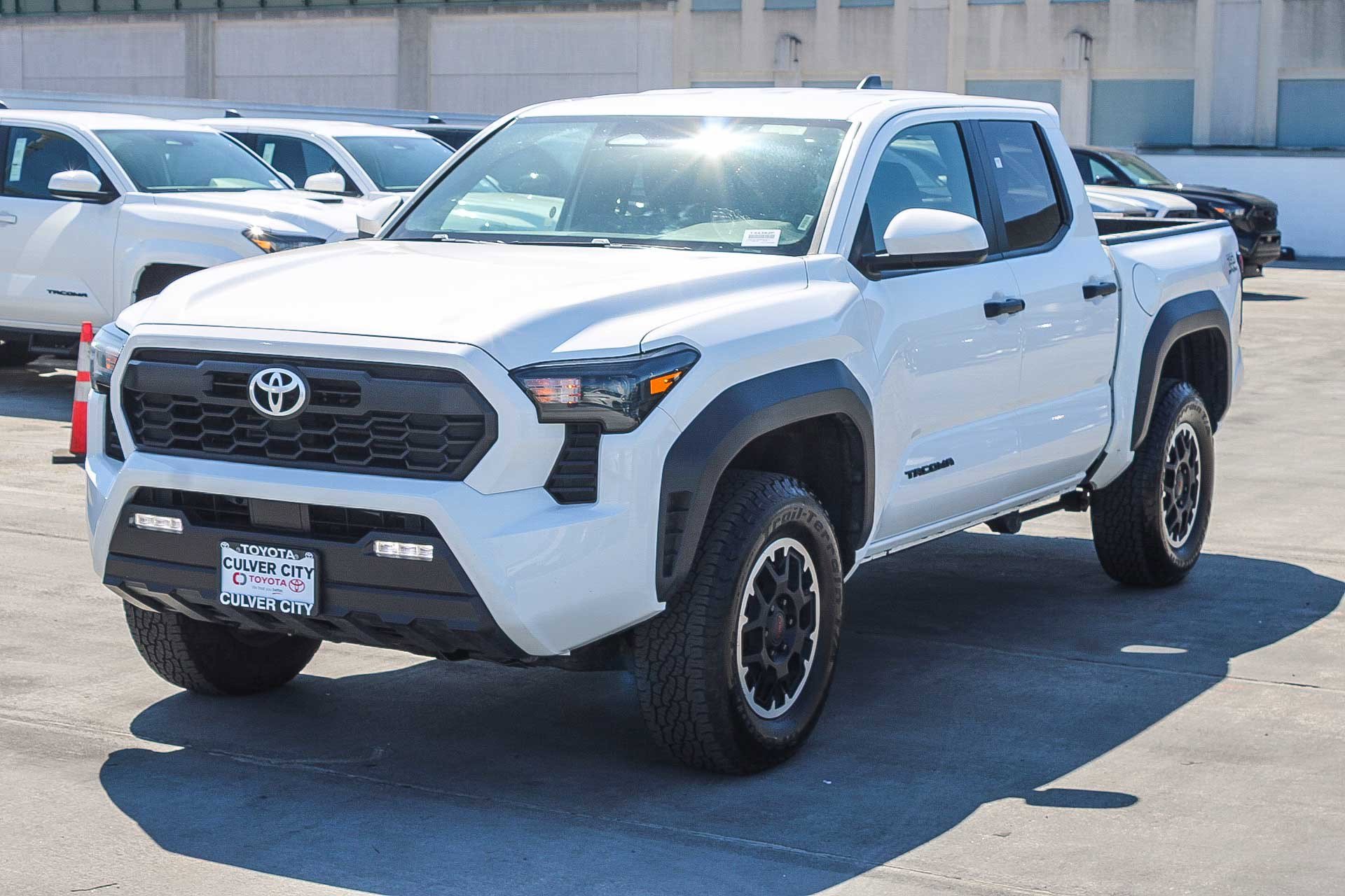 Certified 2024 Toyota Tacoma TRD Off-Road image 3