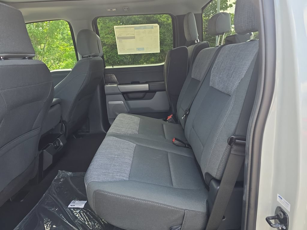 New 2026 Ford F250 XLT w/ XLT Premium Package AWD/4WD image 32