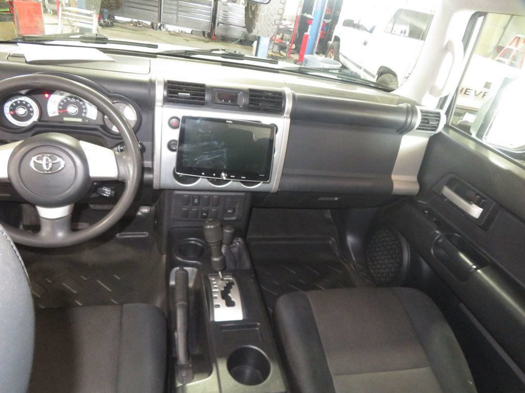 Used 2007 Toyota FJ Cruiser 4WD w/ Convenience Pkg image 35