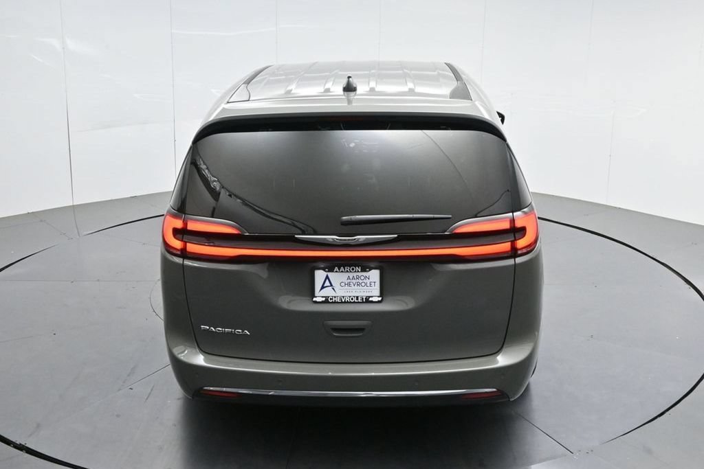 Used 2025 Chrysler Pacifica Select FWD image 62