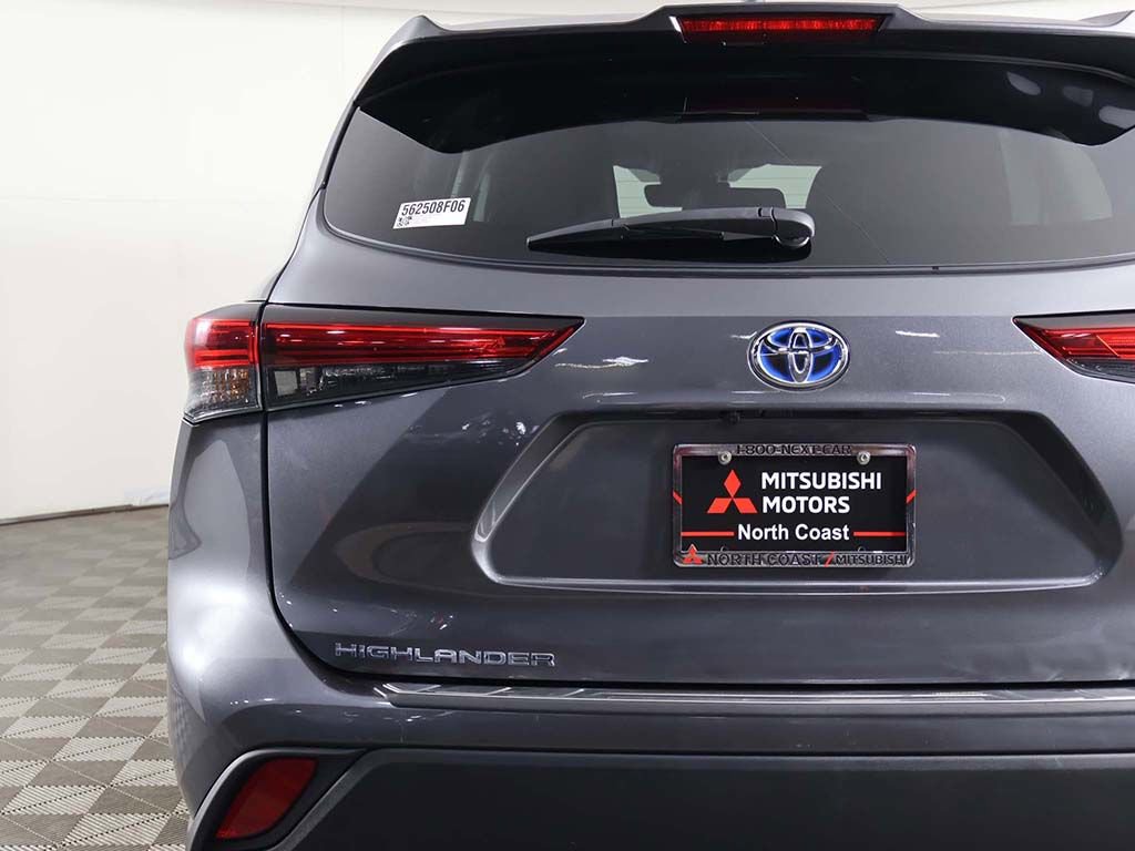 Used 2022 Toyota Highlander XLE image 16