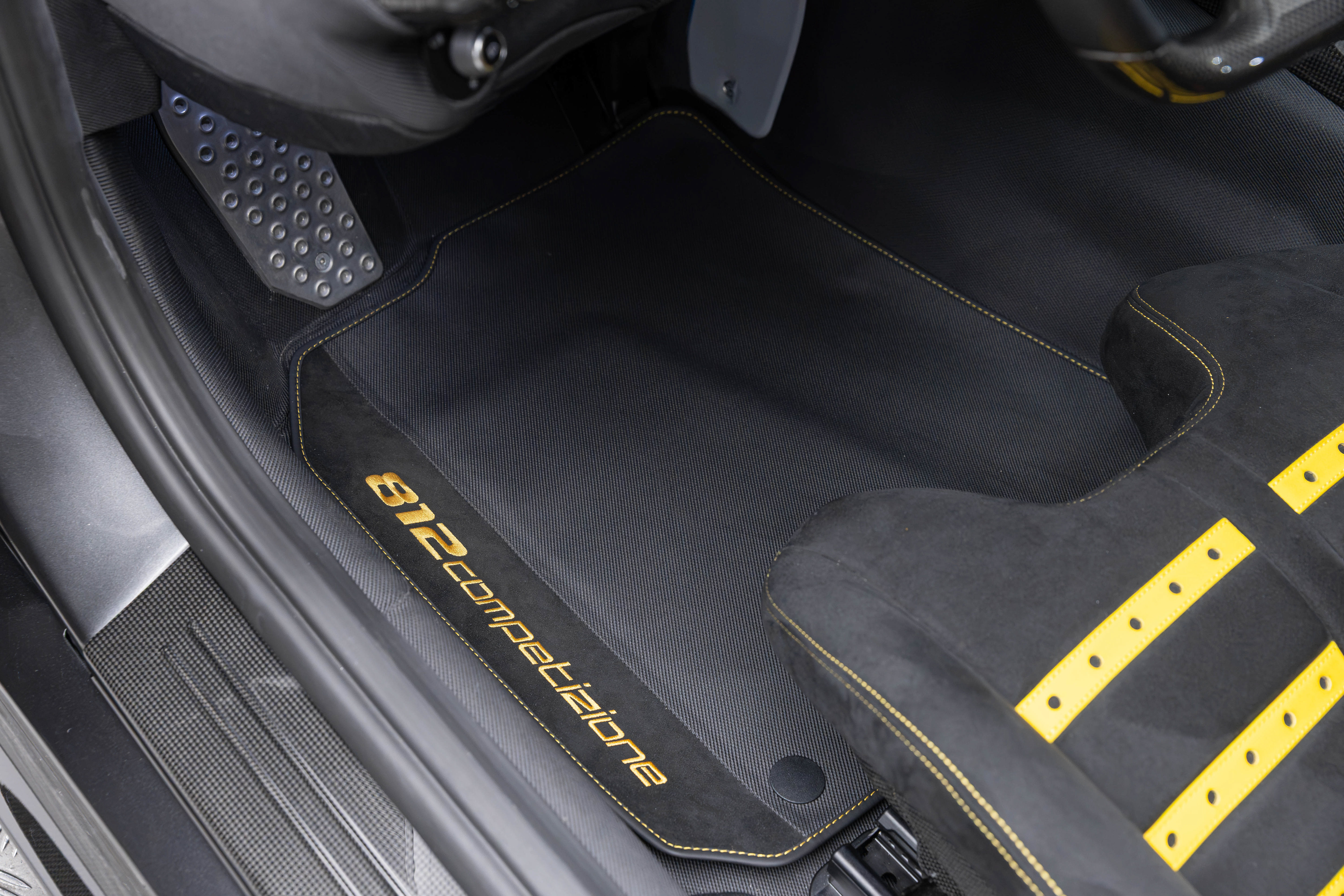 Certified 2023 Ferrari 812 Competizione RWD image 17