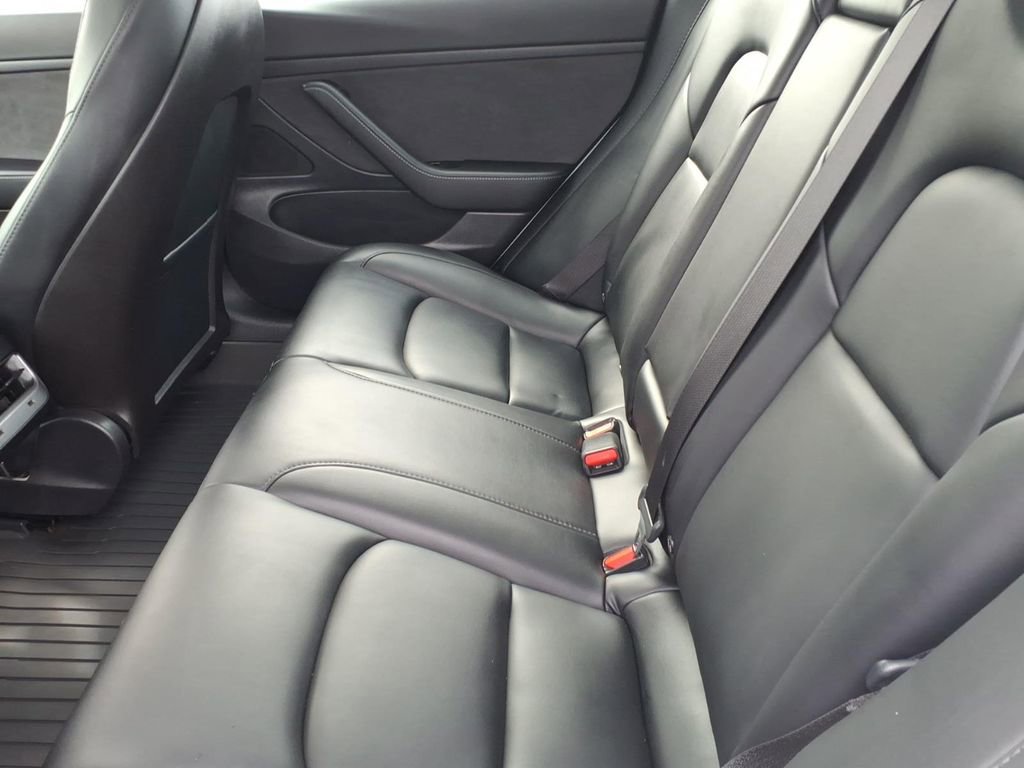 Used 2020 Tesla Model 3 Standard Range image 14