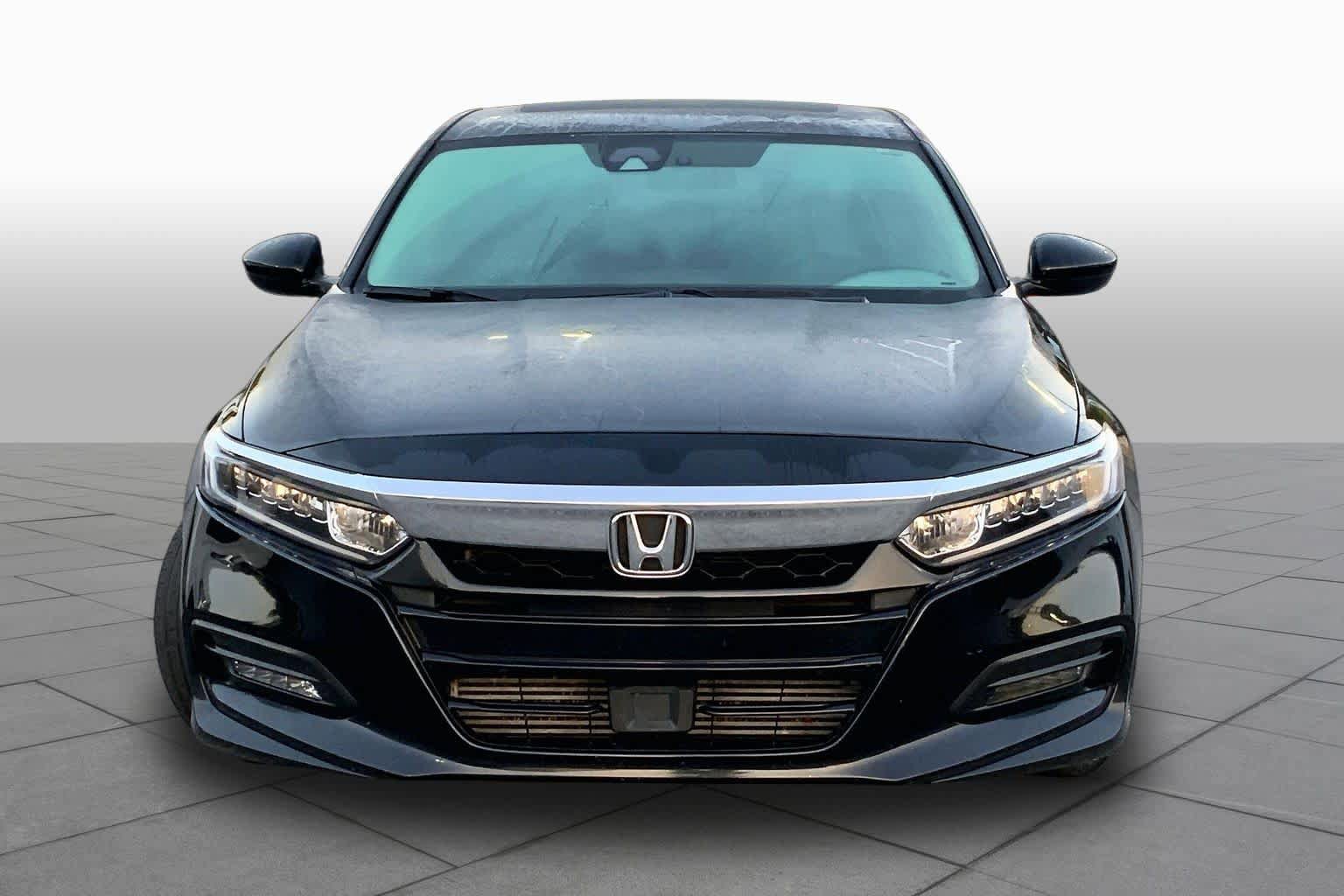 Used 2018 Honda Accord EX image 4