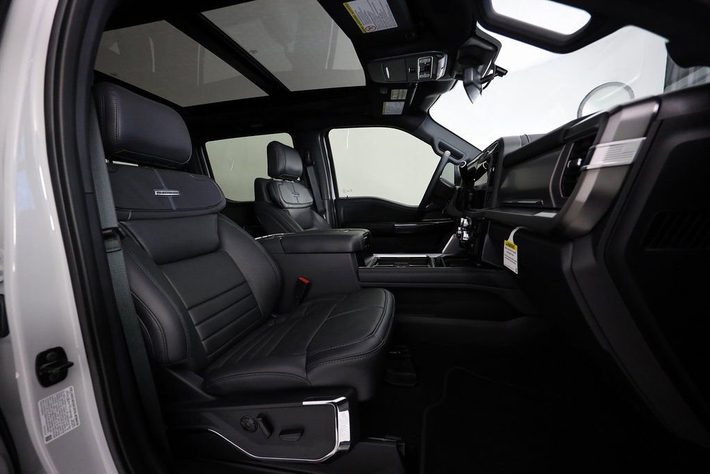 Used 2025 Ford F250 Platinum image 11