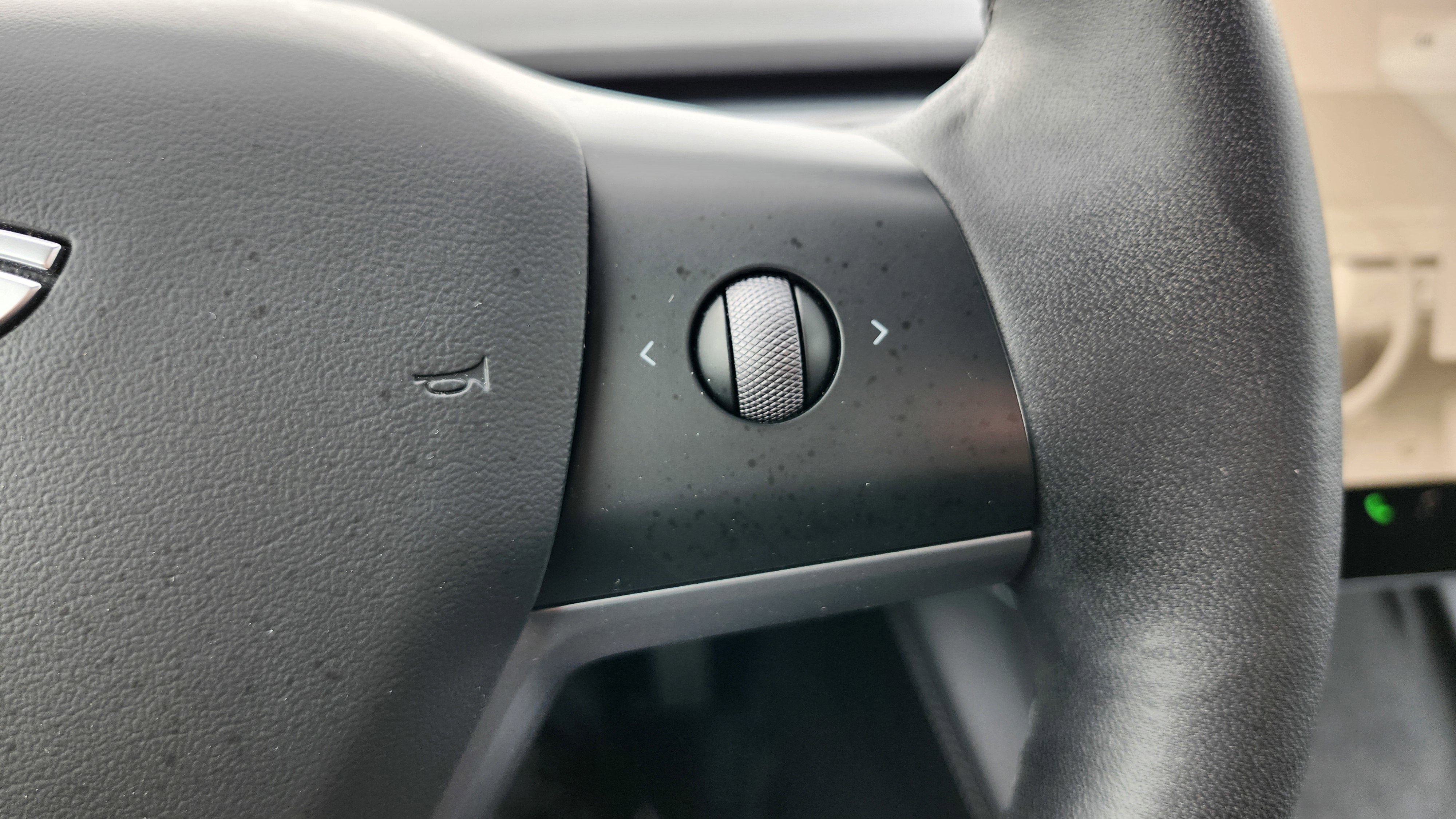 Used 2023 Tesla Model 3 Standard Range image 34