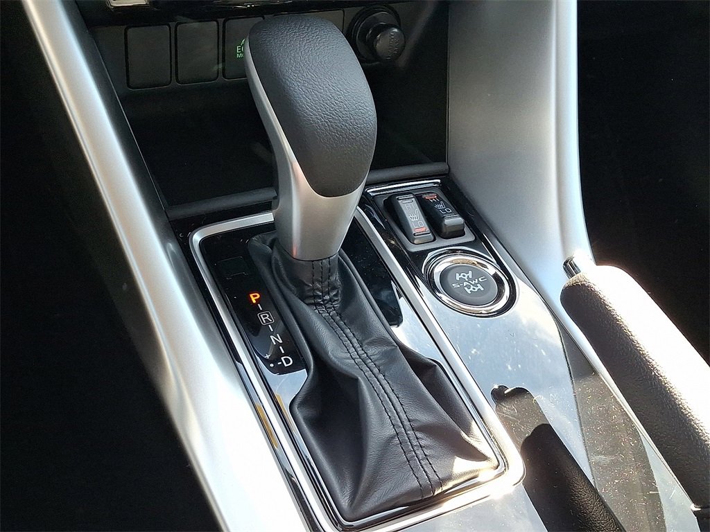 New 2025 Mitsubishi Eclipse Cross LE image 7