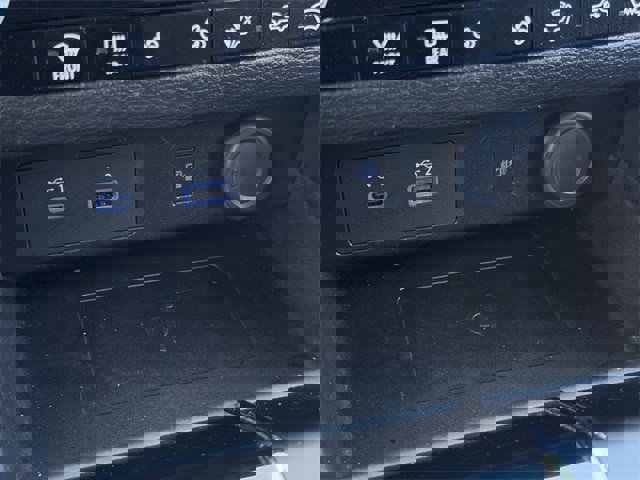 Used 2024 Mitsubishi Outlander SE image 23