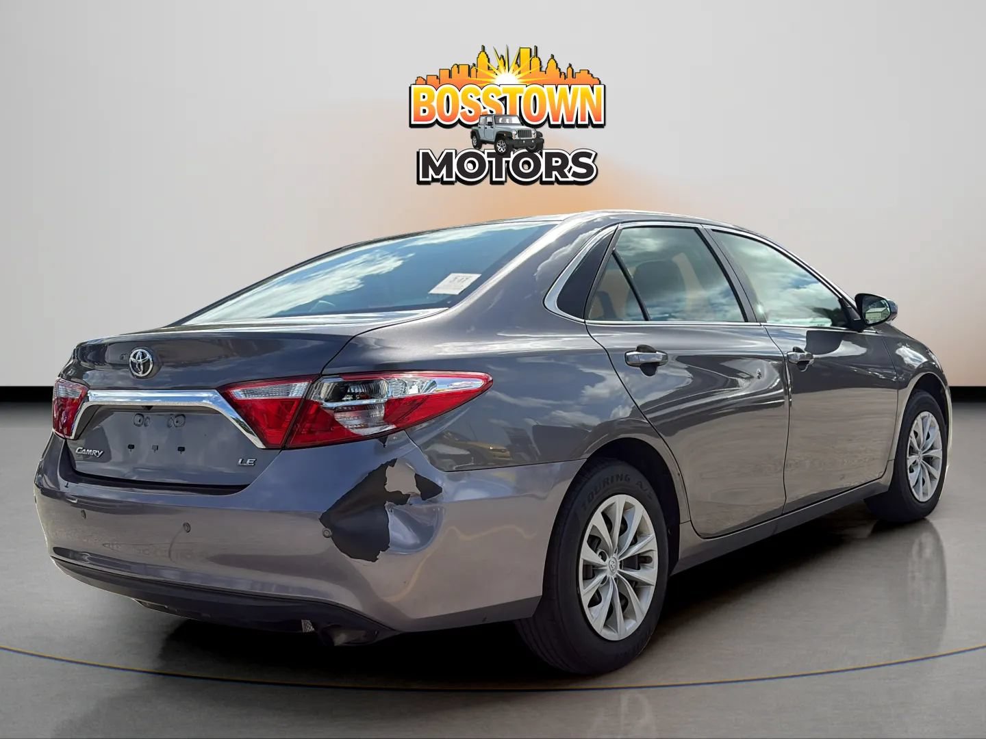 Used 2017 Toyota Camry LE FWD image 7