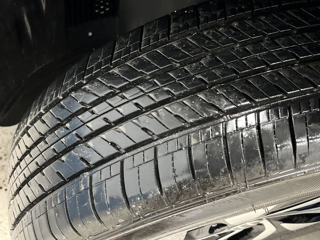 Used 2025 Volkswagen Tiguan S image 33