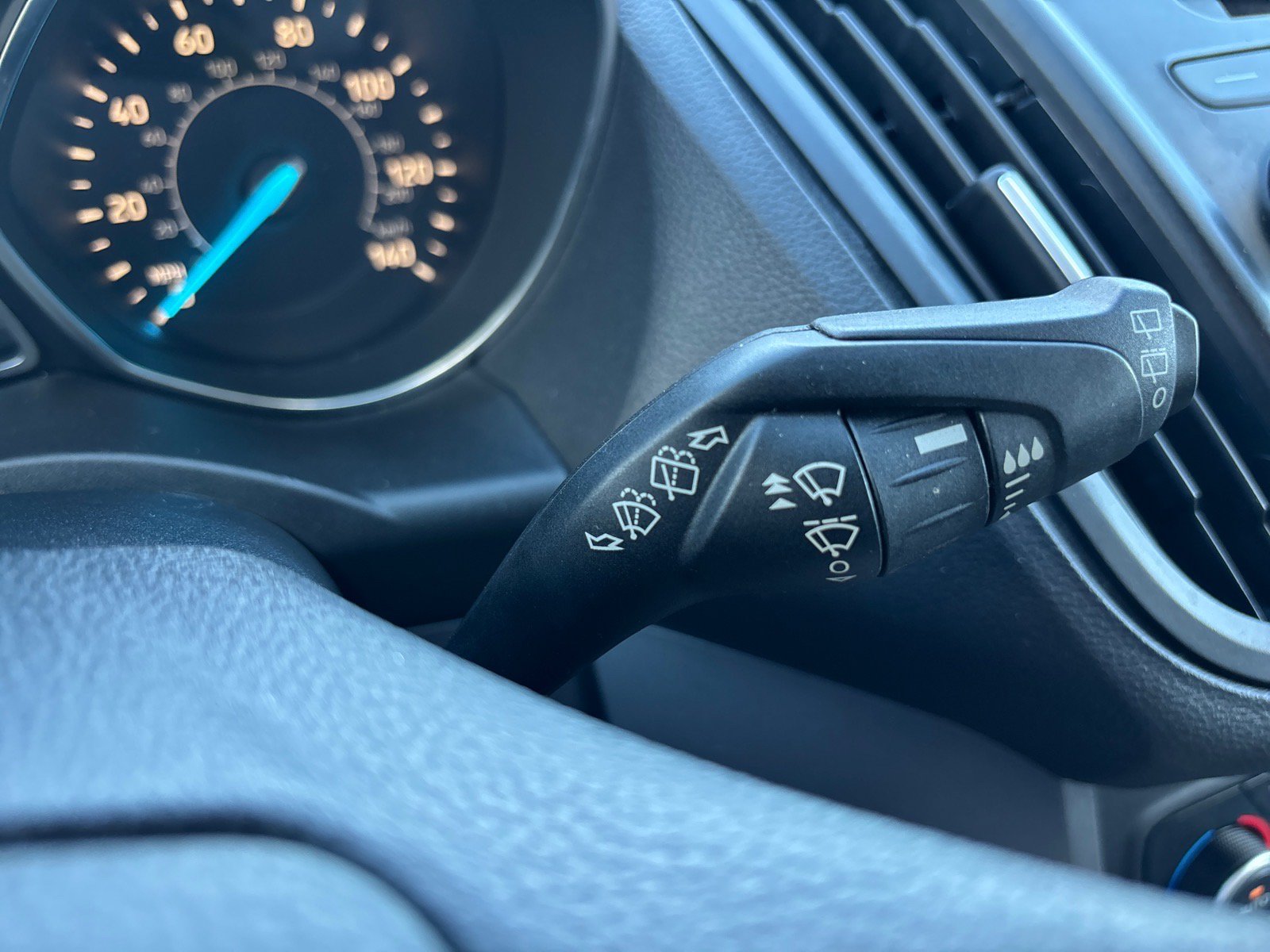 Used 2018 Ford Escape SE AWD/4WD image 27