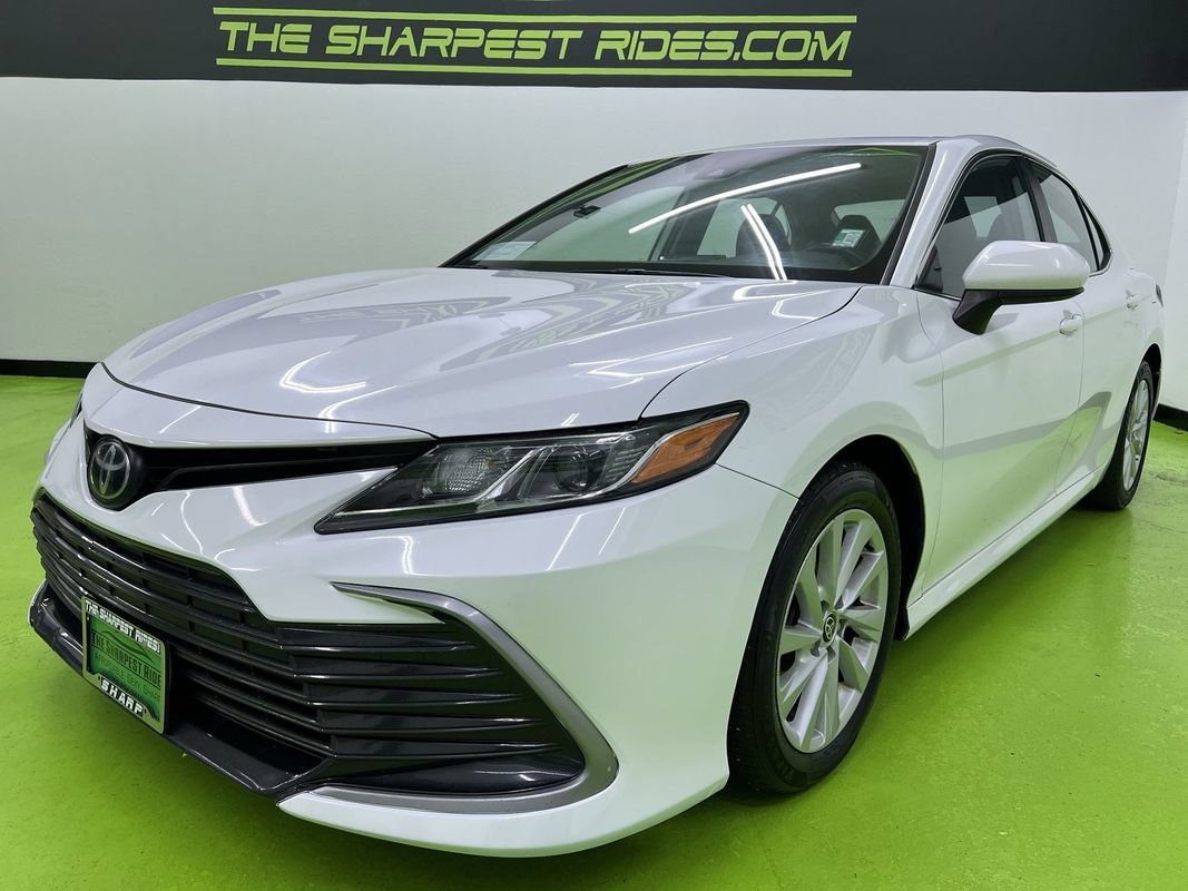 Used 2022 Toyota Camry LE FWD image 5