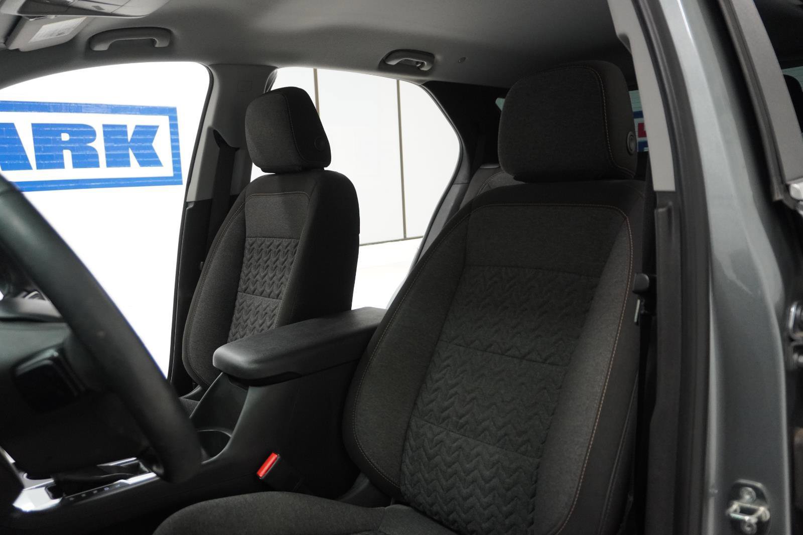 Used 2023 Chevrolet Equinox LT image 18