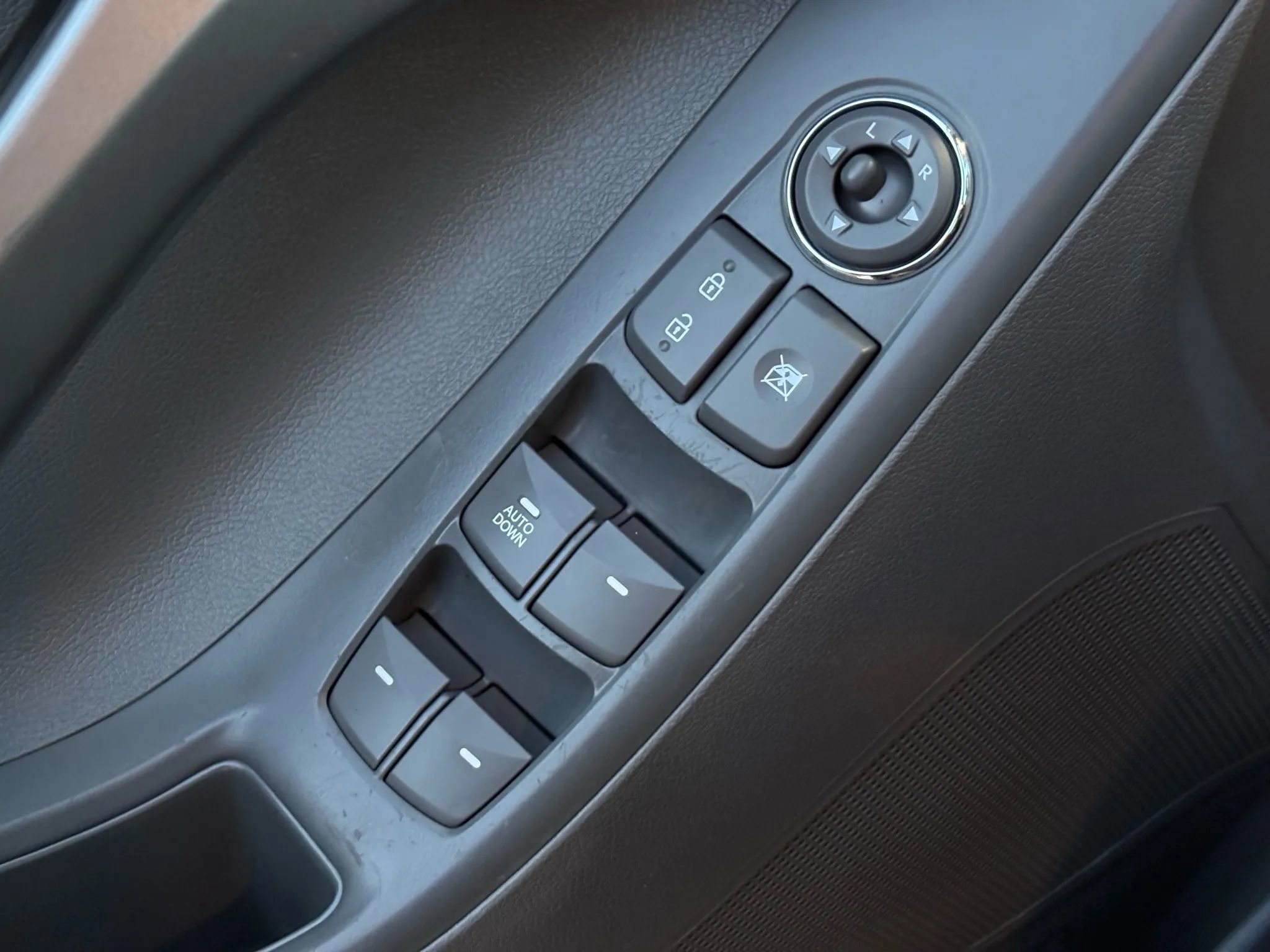 Used 2012 Hyundai Elantra GLS image 30