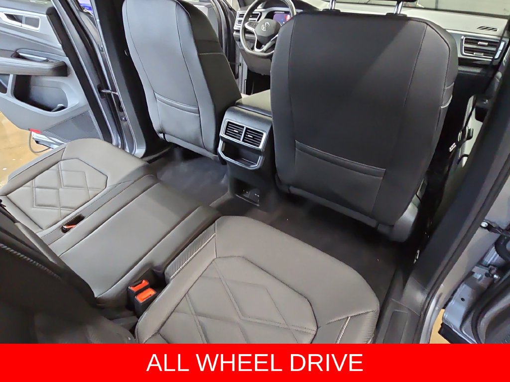 Used 2025 Volkswagen Atlas Cross Sport SE AWD/4WD image 12