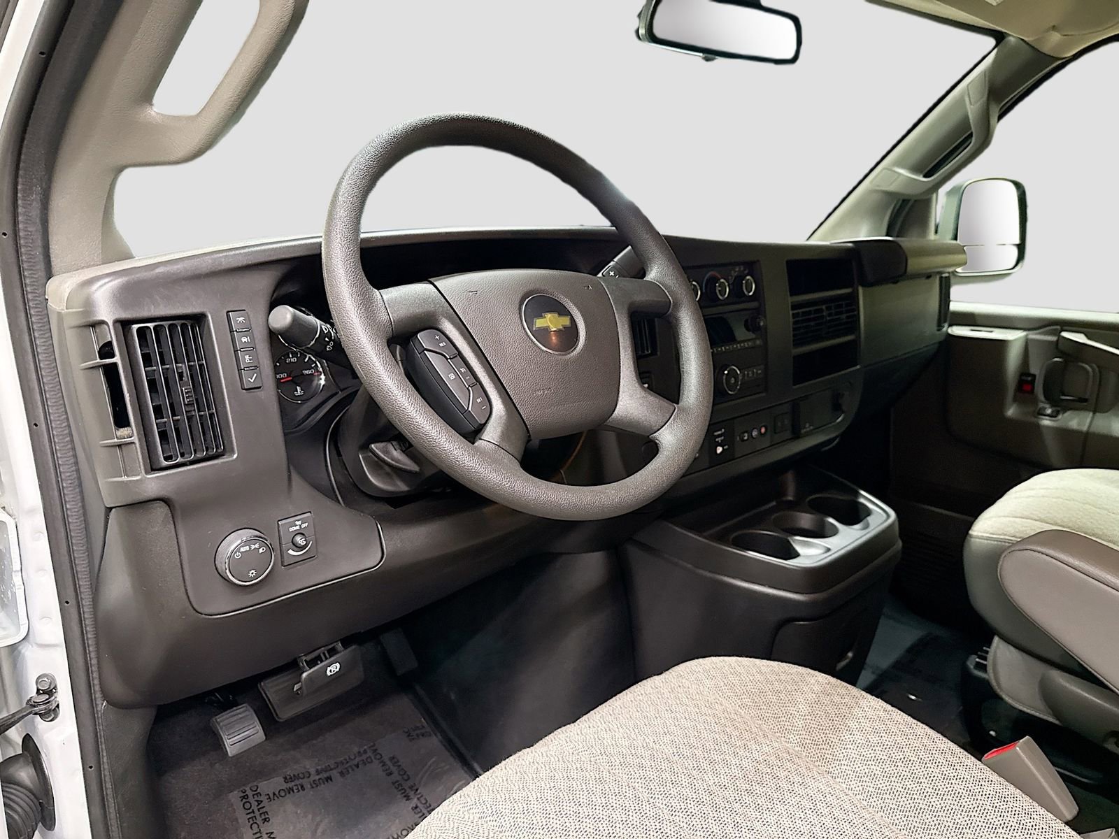 Used 2025 Chevrolet Express 3500 LT w/ LT Preferred Equipment Group RWD image 11