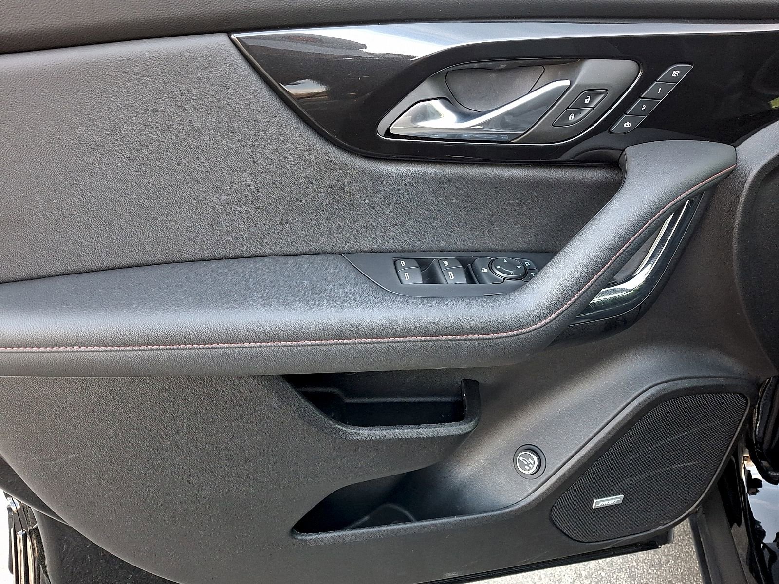 Used 2023 Chevrolet Blazer RS w/ Enhanced Convenience Package image 12